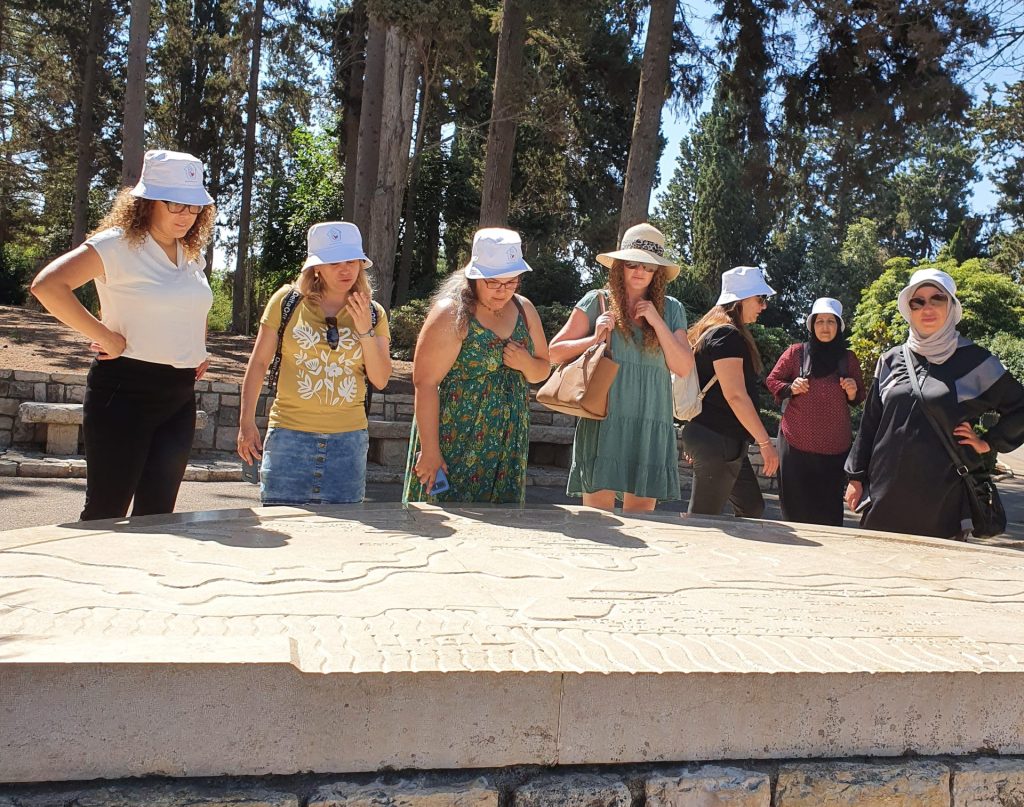 סיור בזכרון יעקב - גני הנדיב,