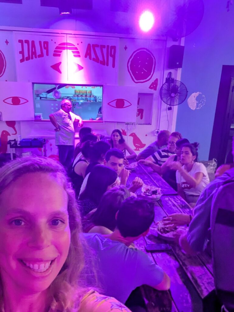 סיור פאבים ואוכל לילי בעיר התחתית