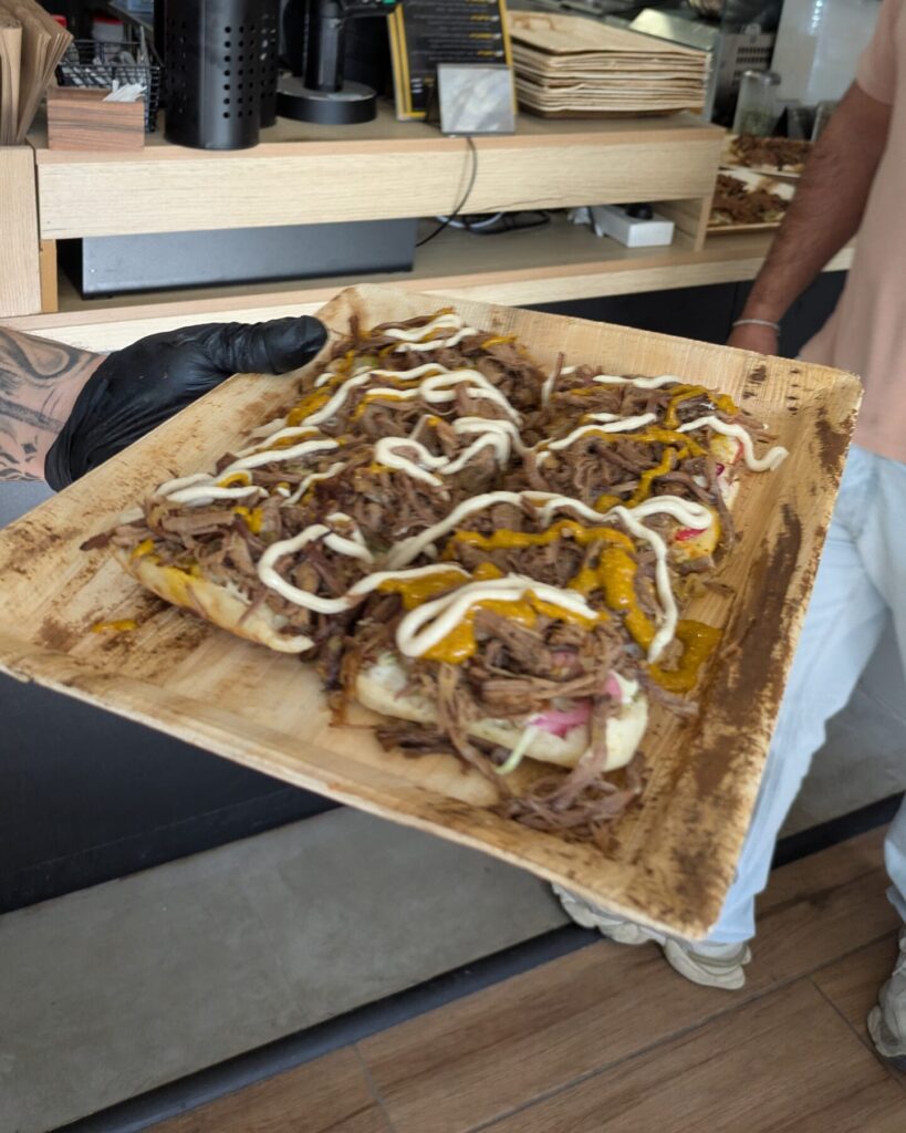 כריך בשר מפורק כשר חיפה תלפיות